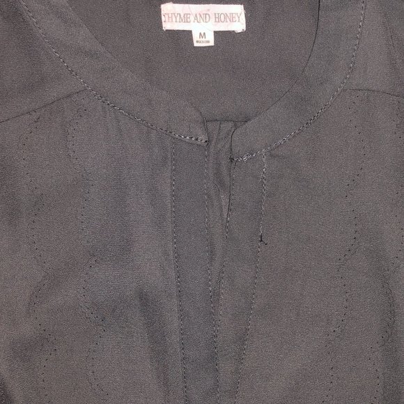 New Women's Thyme And Honey Gray Sleeveless Button-Down Blouse - Picture 5 of 7